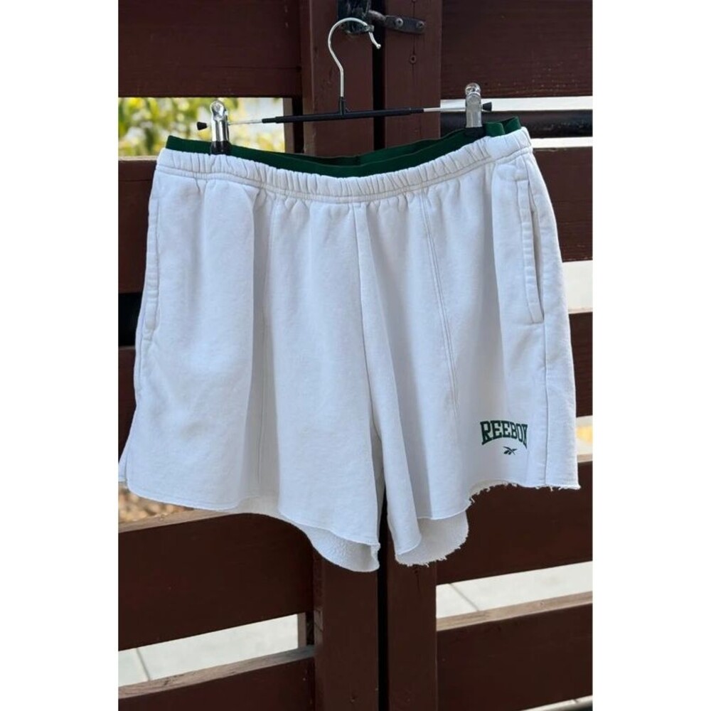 Reebok Classics Cream Collegiate Fleece Shorts Size L